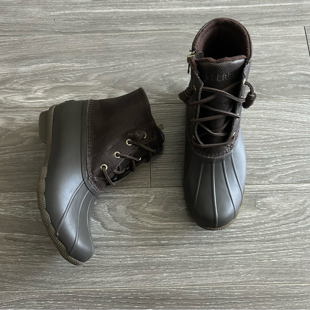 Sperry Saltwater Duck Boots Brown Size 6.5 NEW